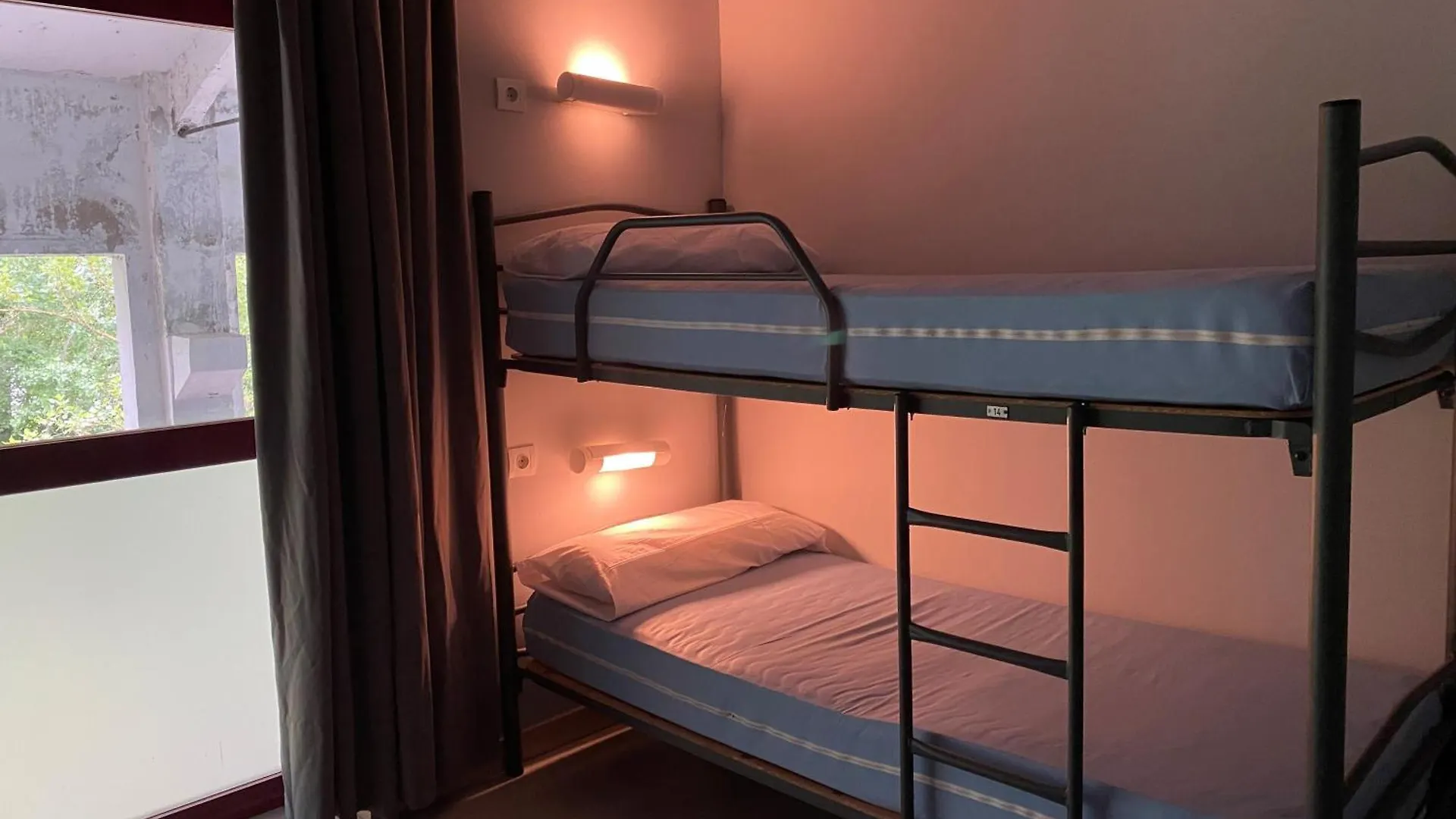 Vandrarhem Albergue De Villava Spanien